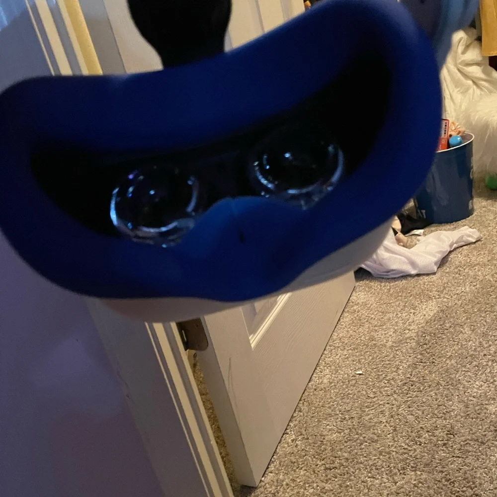 Oculus quest 2 with accessories